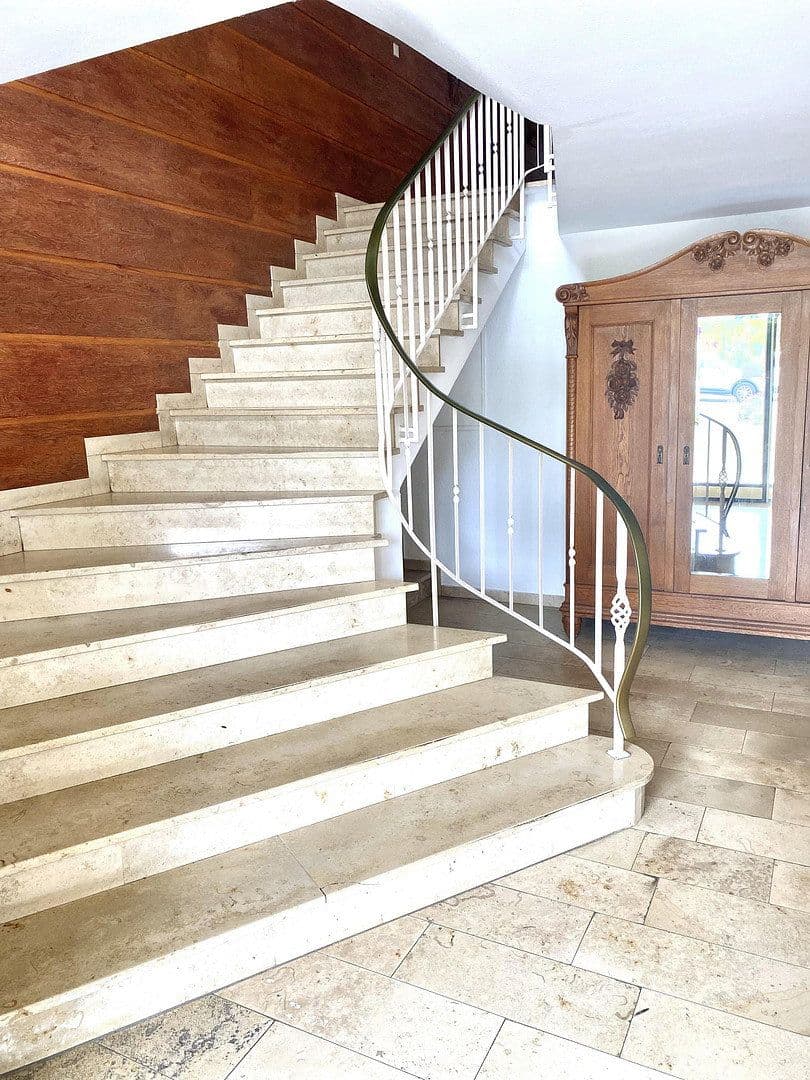 Prodej nebytového prostoru 1.445 m², Bad Soden-Salmünster, Hessen Prodej nebytového prostoru 1.445 m², Bad Soden-Salmünster, Hessen