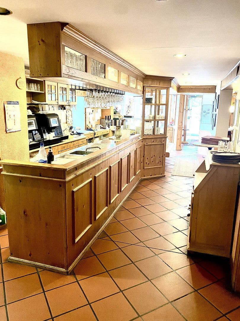 Prodej nebytového prostoru 1.445 m², Bad Soden-Salmünster, Hessen Prodej nebytového prostoru 1.445 m², Bad Soden-Salmünster, Hessen