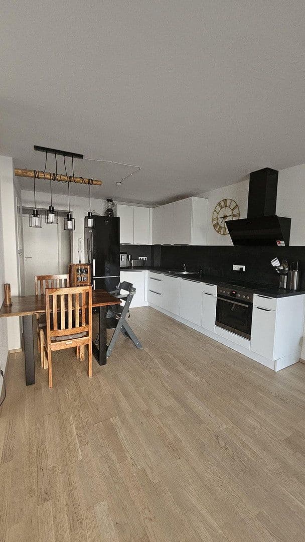 Pronájem bytu 3+1 89 m², Hauptstr. 39a, Unterdietfurt, Bavorsko Pronájem bytu 3+1 89 m², Hauptstr. 39a, Unterdietfurt, Bavorsko