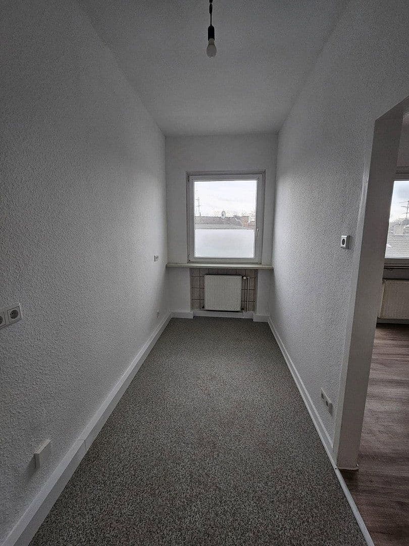 Pronájem bytu 3+1 62 m², Wanheimer Str. 13, Duisburg, Severní Porýní-Vestfálsko Pronájem bytu 3+1 62 m², Wanheimer Str. 13, Duisburg, Severní Porýní-Vestfálsko