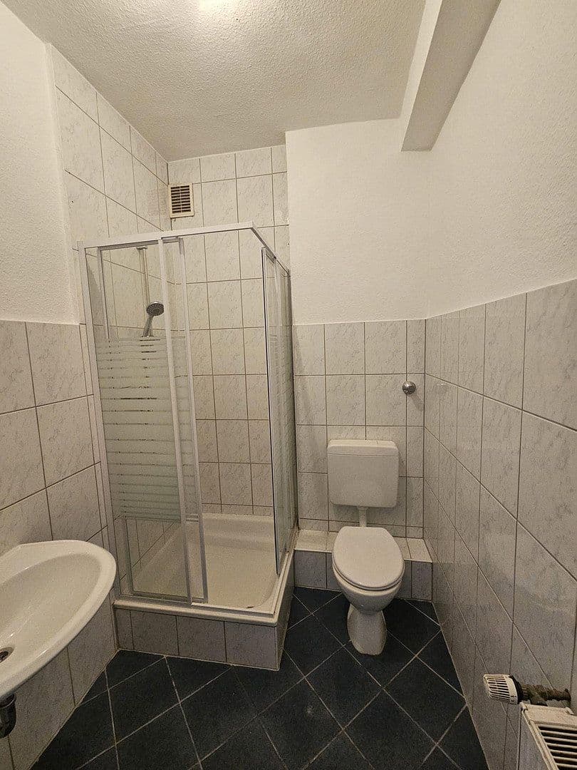 Pronájem bytu 3+1 62 m², Wanheimer Str. 13, Duisburg, Severní Porýní-Vestfálsko Pronájem bytu 3+1 62 m², Wanheimer Str. 13, Duisburg, Severní Porýní-Vestfálsko