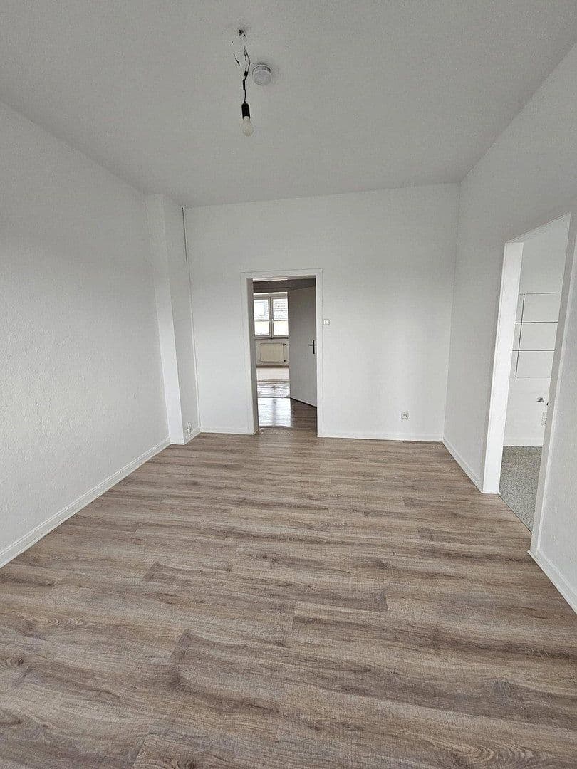 Pronájem bytu 3+1 62 m², Wanheimer Str. 13, Duisburg, Severní Porýní-Vestfálsko Pronájem bytu 3+1 62 m², Wanheimer Str. 13, Duisburg, Severní Porýní-Vestfálsko