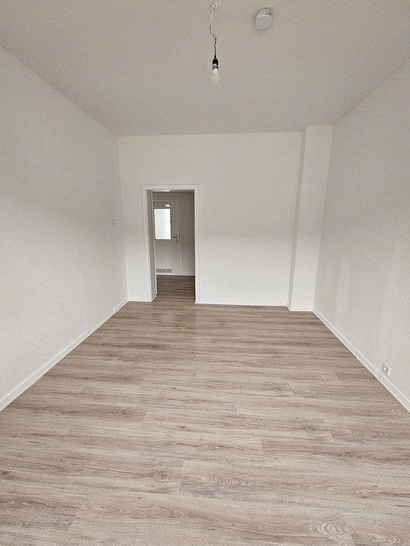 Pronájem bytu 3+1 62 m², Wanheimer Str. 13, Duisburg, Severní Porýní-Vestfálsko Pronájem bytu 3+1 62 m², Wanheimer Str. 13, Duisburg, Severní Porýní-Vestfálsko