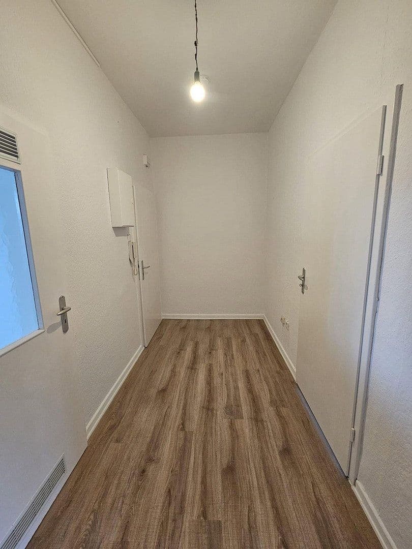 Pronájem bytu 3+1 62 m², Wanheimer Str. 13, Duisburg, Severní Porýní-Vestfálsko Pronájem bytu 3+1 62 m², Wanheimer Str. 13, Duisburg, Severní Porýní-Vestfálsko