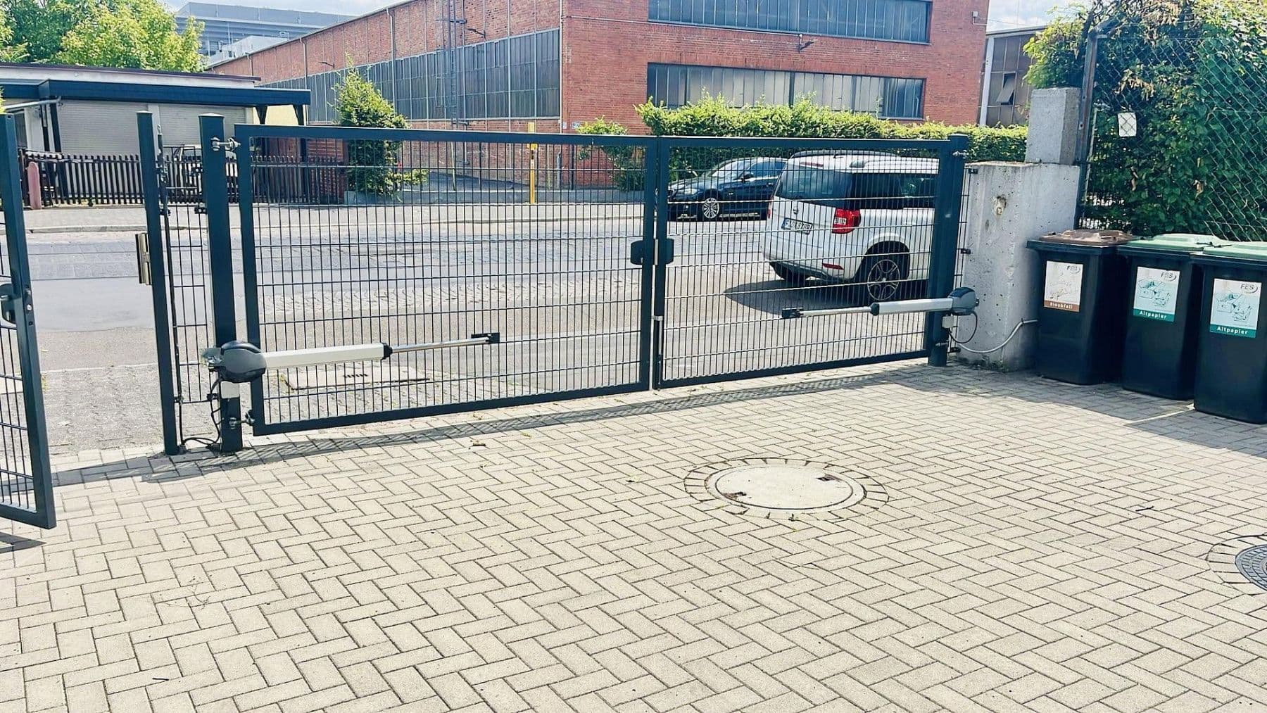 Pronájem bytu 3+1 110 m², Gwinnerstraße 35, Frankfurt am Main, Hessen Pronájem bytu 3+1 110 m², Gwinnerstraße 35, Frankfurt am Main, Hessen