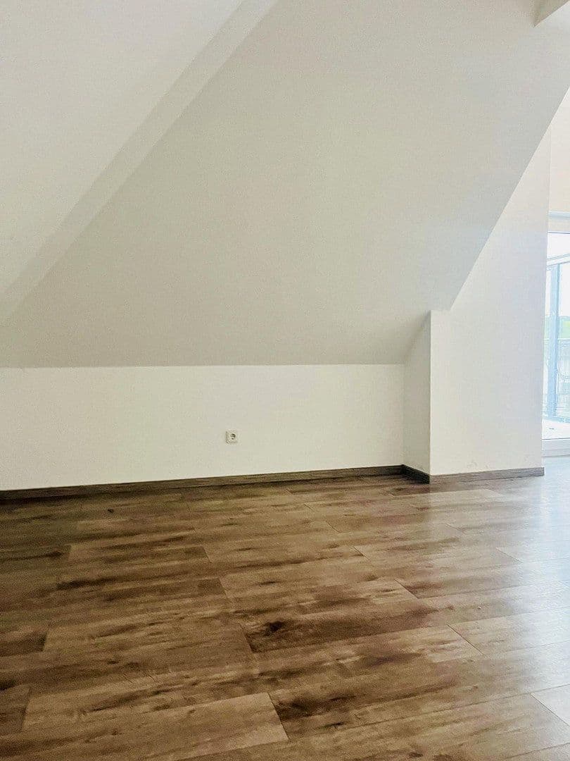 Pronájem bytu 3+1 110 m², Gwinnerstraße 35, Frankfurt am Main, Hessen Pronájem bytu 3+1 110 m², Gwinnerstraße 35, Frankfurt am Main, Hessen