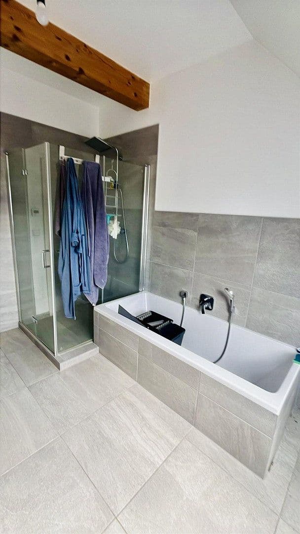 Pronájem bytu 3+1 110 m², Gwinnerstraße 35, Frankfurt am Main, Hessen Pronájem bytu 3+1 110 m², Gwinnerstraße 35, Frankfurt am Main, Hessen