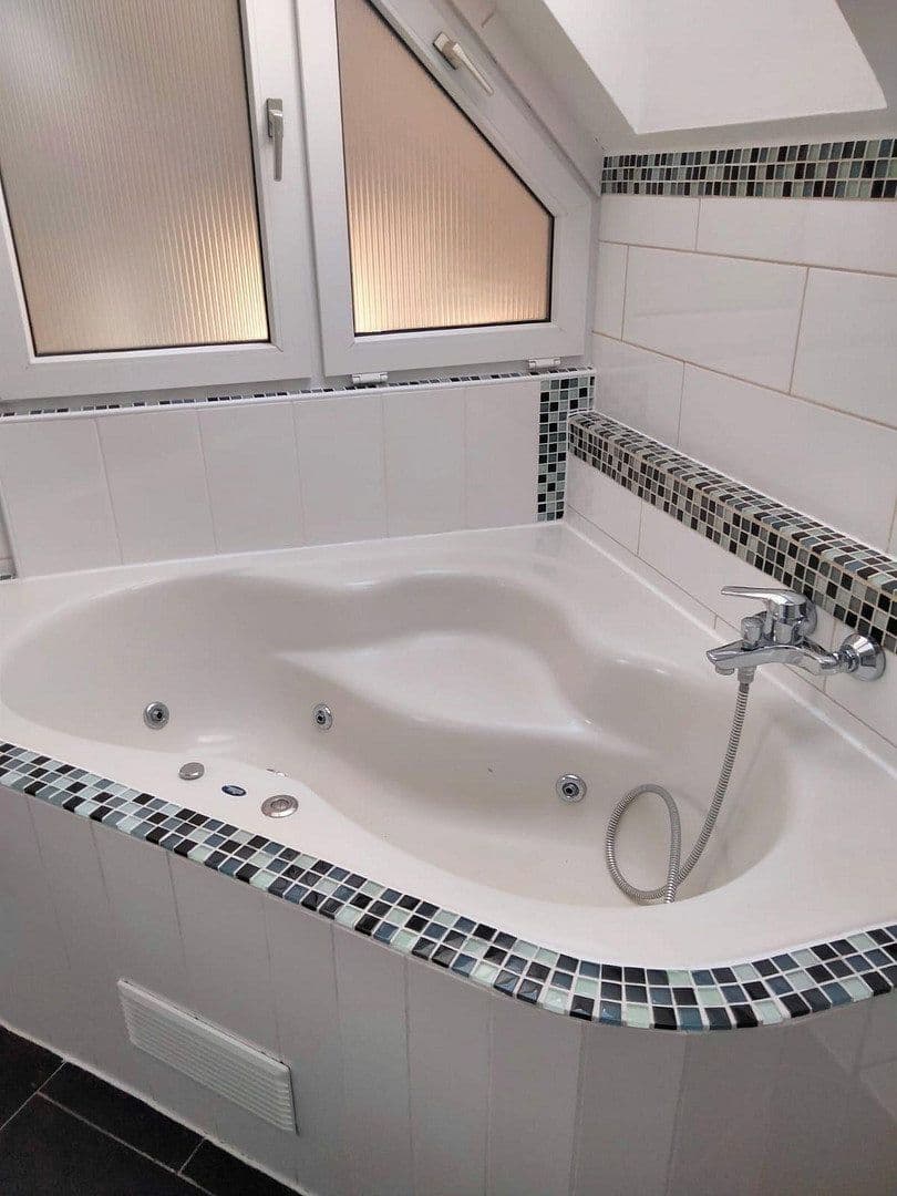 Prodej bytu 2+1 82 m², Berlin Wannsee, Berlín Prodej bytu 2+1 82 m², Berlin Wannsee, Berlín