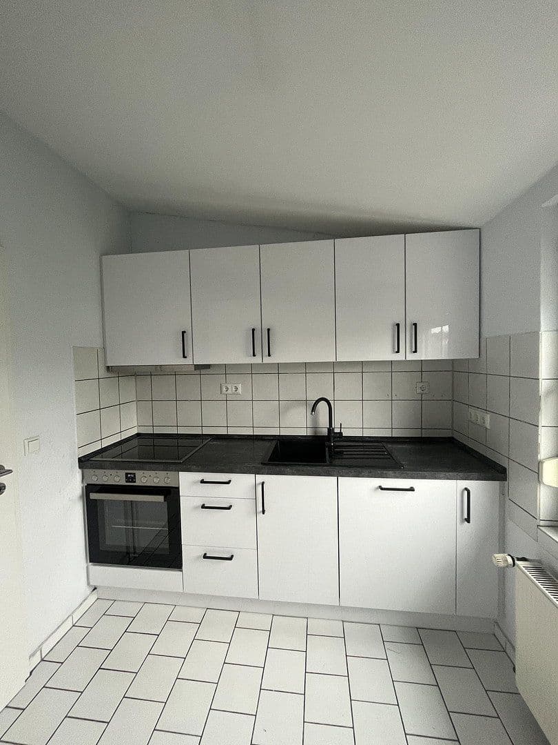 Pronájem bytu 4+1 91 m², Westerwaldstraße 5, Limburg an der Lahn, Hessen Pronájem bytu 4+1 91 m², Westerwaldstraße 5, Limburg an der Lahn, Hessen