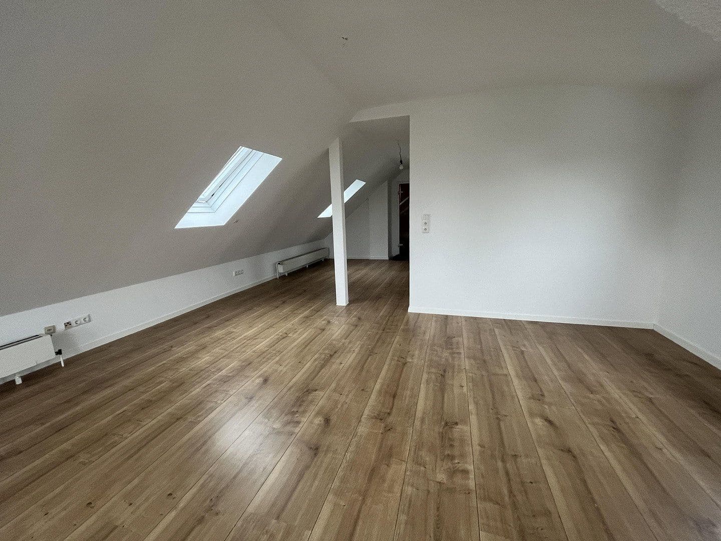 Pronájem bytu 4+1 91 m², Westerwaldstraße 5, Limburg an der Lahn, Hessen Pronájem bytu 4+1 91 m², Westerwaldstraße 5, Limburg an der Lahn, Hessen