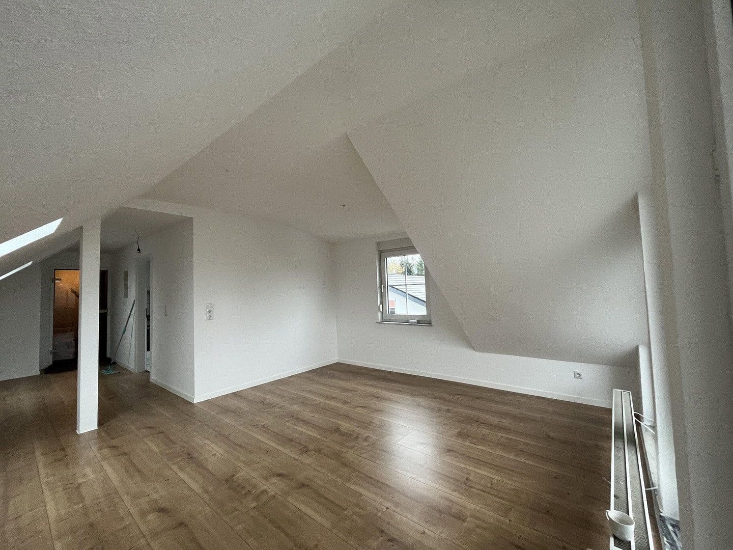Pronájem bytu 4+1 91 m², Westerwaldstraße 5, Limburg an der Lahn, Hessen Pronájem bytu 4+1 91 m², Westerwaldstraße 5, Limburg an der Lahn, Hessen