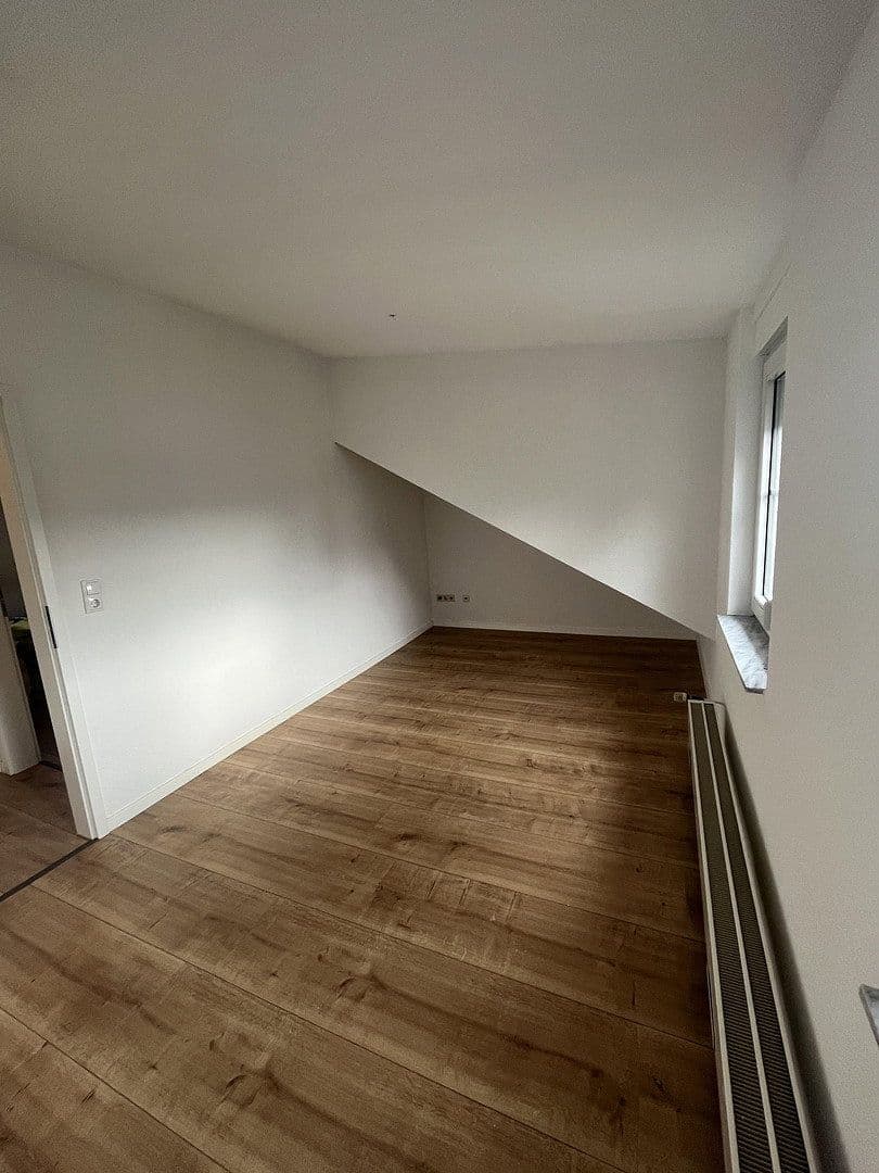 Pronájem bytu 4+1 91 m², Westerwaldstraße 5, Limburg an der Lahn, Hessen Pronájem bytu 4+1 91 m², Westerwaldstraße 5, Limburg an der Lahn, Hessen