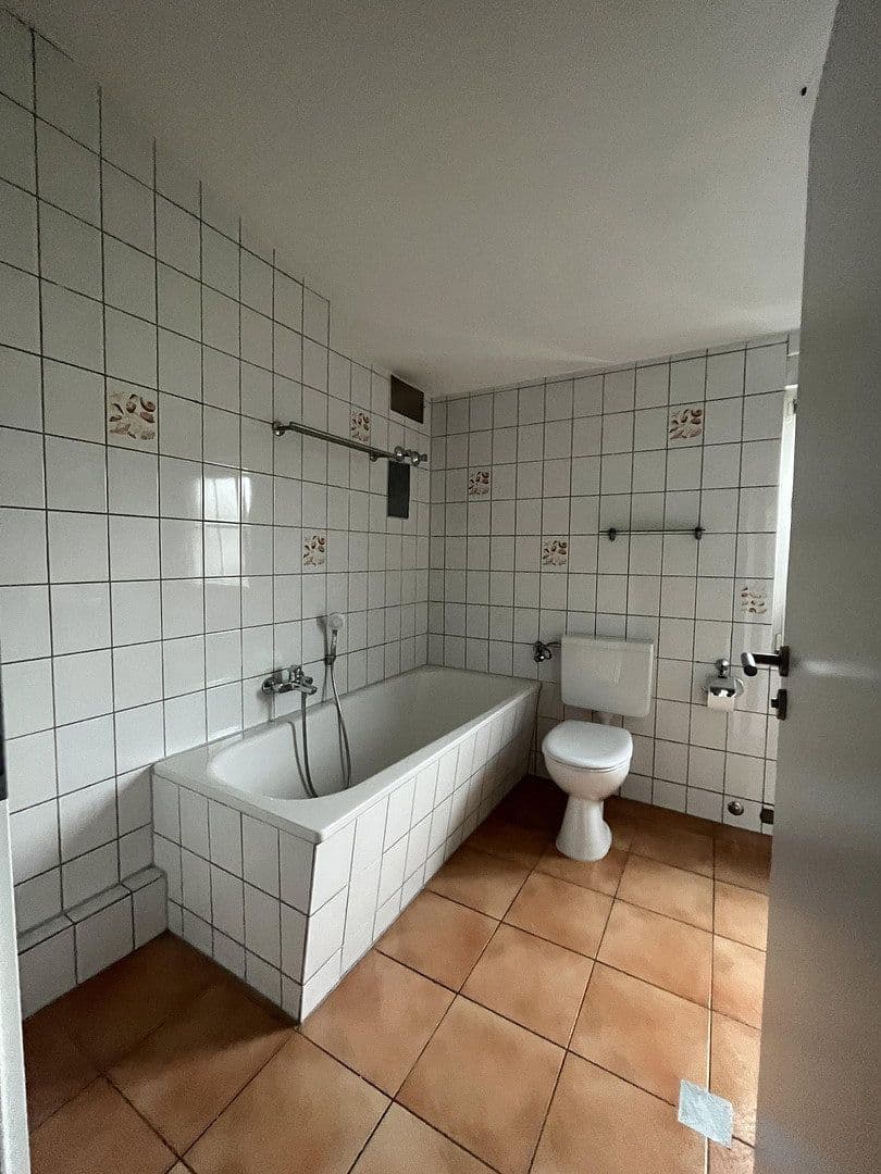 Pronájem bytu 4+1 91 m², Westerwaldstraße 5, Limburg an der Lahn, Hessen Pronájem bytu 4+1 91 m², Westerwaldstraße 5, Limburg an der Lahn, Hessen