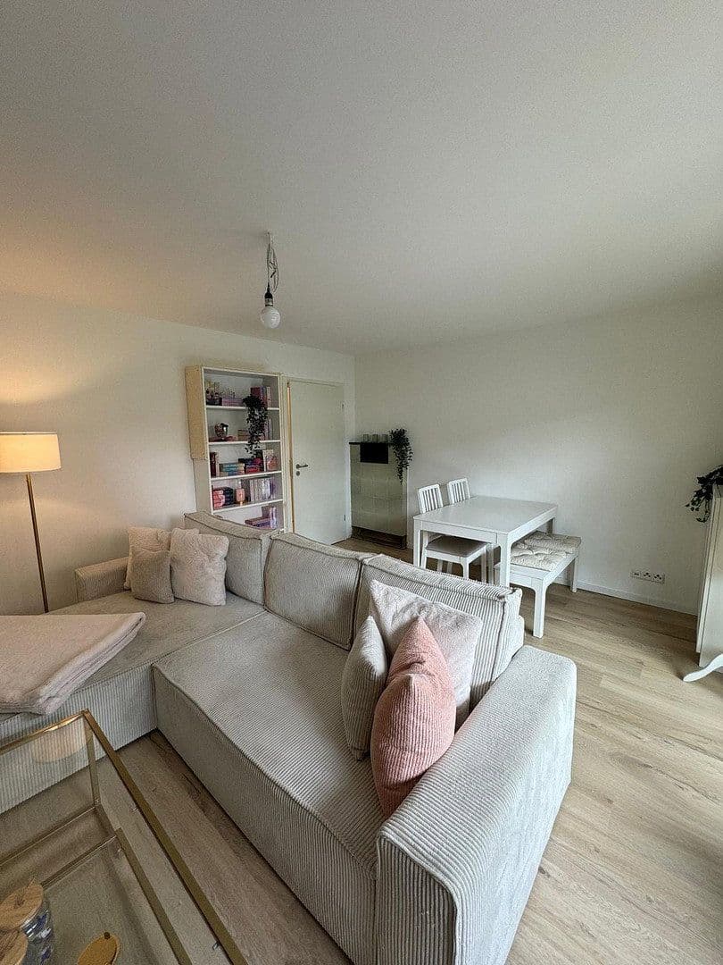 Pronájem bytu 3+1 60 m², Kernen im Remstal, Bádensko-Württembersko Pronájem bytu 3+1 60 m², Kernen im Remstal, Bádensko-Württembersko