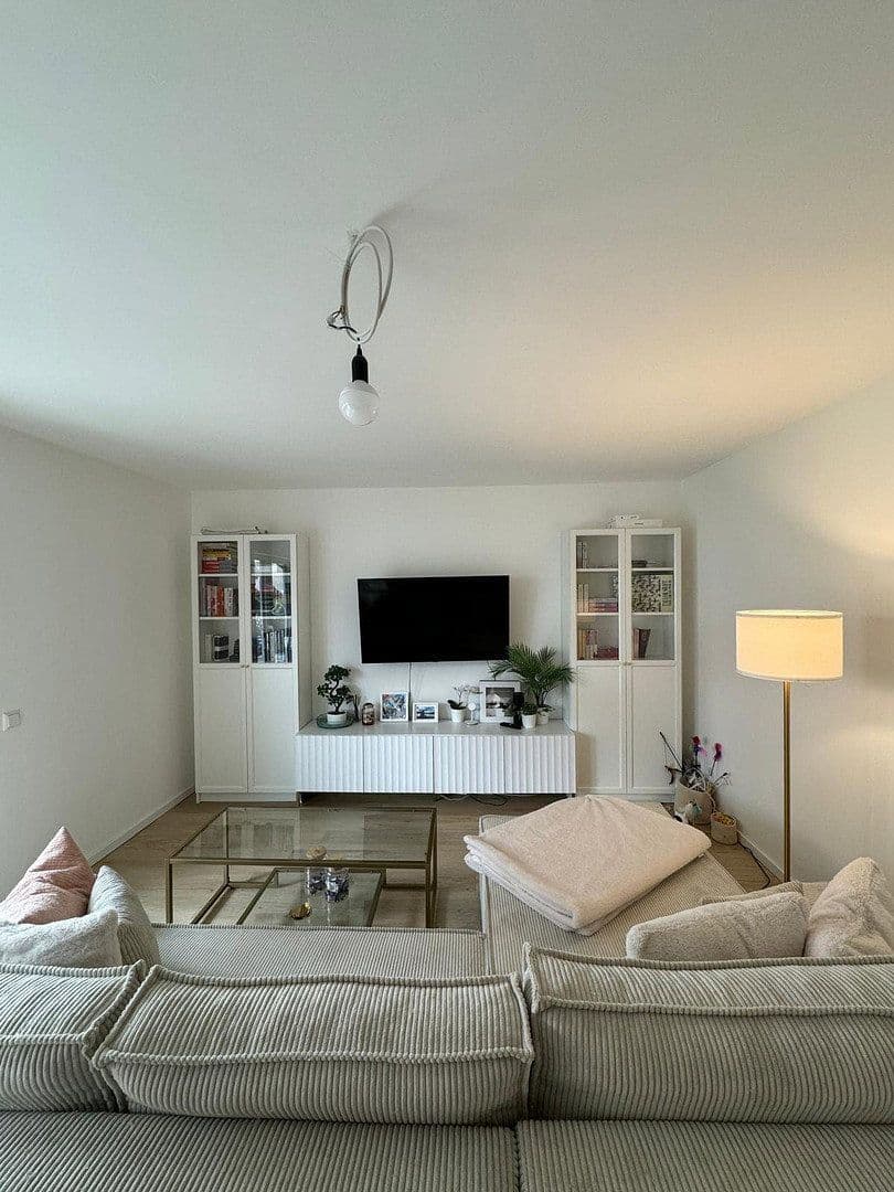 Pronájem bytu 3+1 60 m², Kernen im Remstal, Bádensko-Württembersko Pronájem bytu 3+1 60 m², Kernen im Remstal, Bádensko-Württembersko