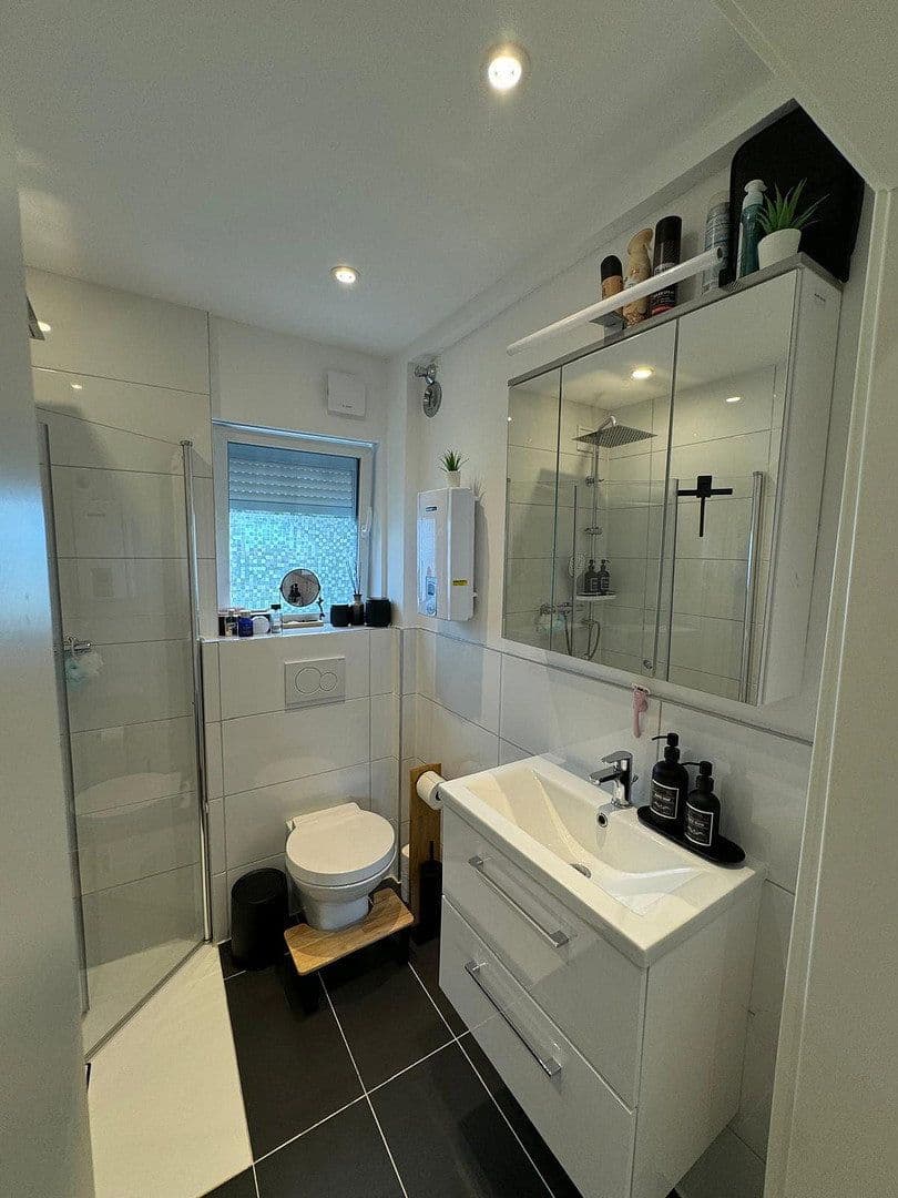 Pronájem bytu 3+1 60 m², Kernen im Remstal, Bádensko-Württembersko Pronájem bytu 3+1 60 m², Kernen im Remstal, Bádensko-Württembersko