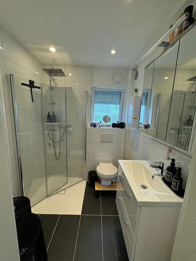 Pronájem bytu 3+1 60 m², Kernen im Remstal, Bádensko-Württembersko Pronájem bytu 3+1 60 m², Kernen im Remstal, Bádensko-Württembersko