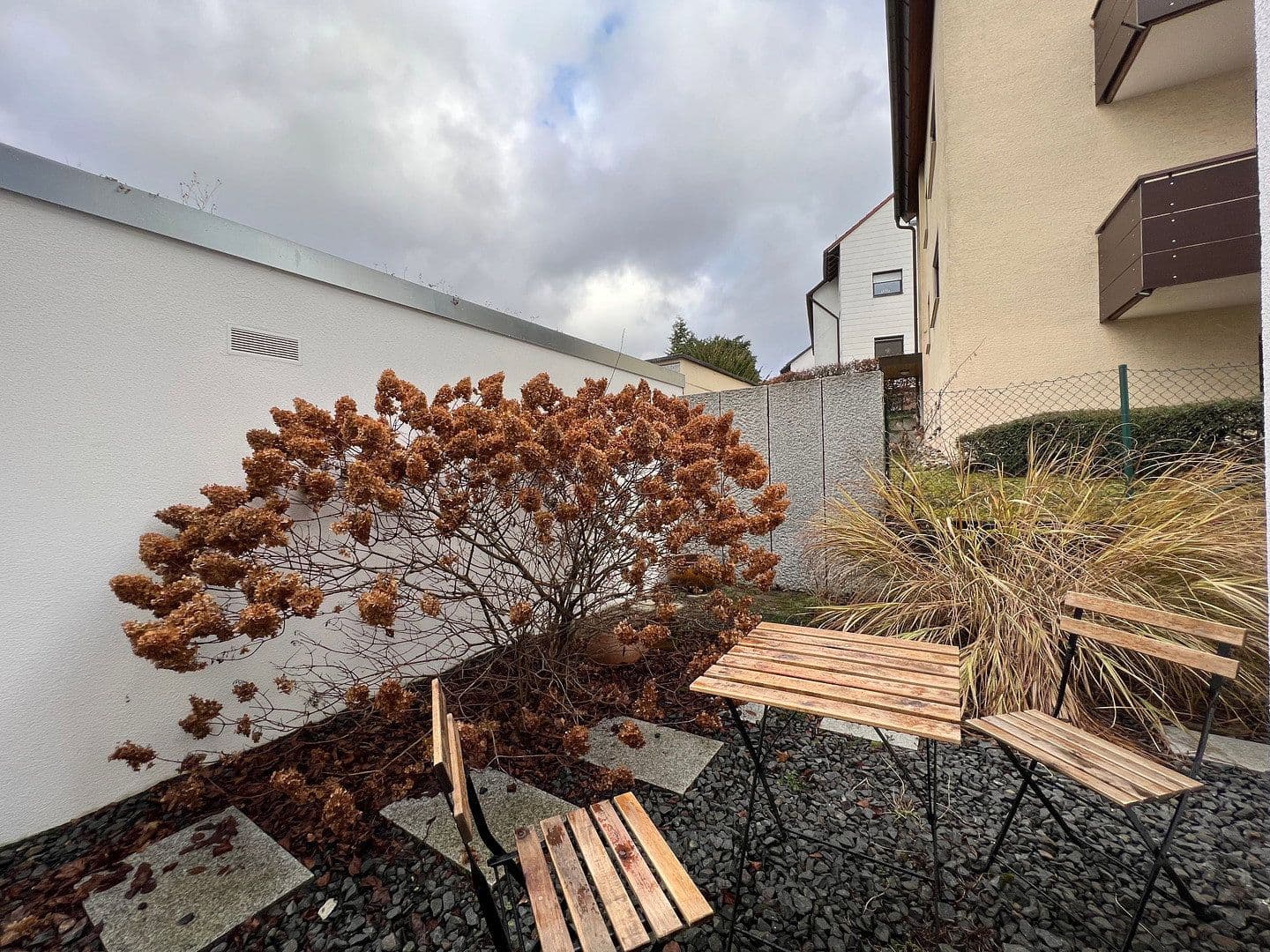 Pronájem bytu 1+kk 46 m², Stuttgart, Bádensko-Württembersko Pronájem bytu 1+kk 46 m², Stuttgart, Bádensko-Württembersko