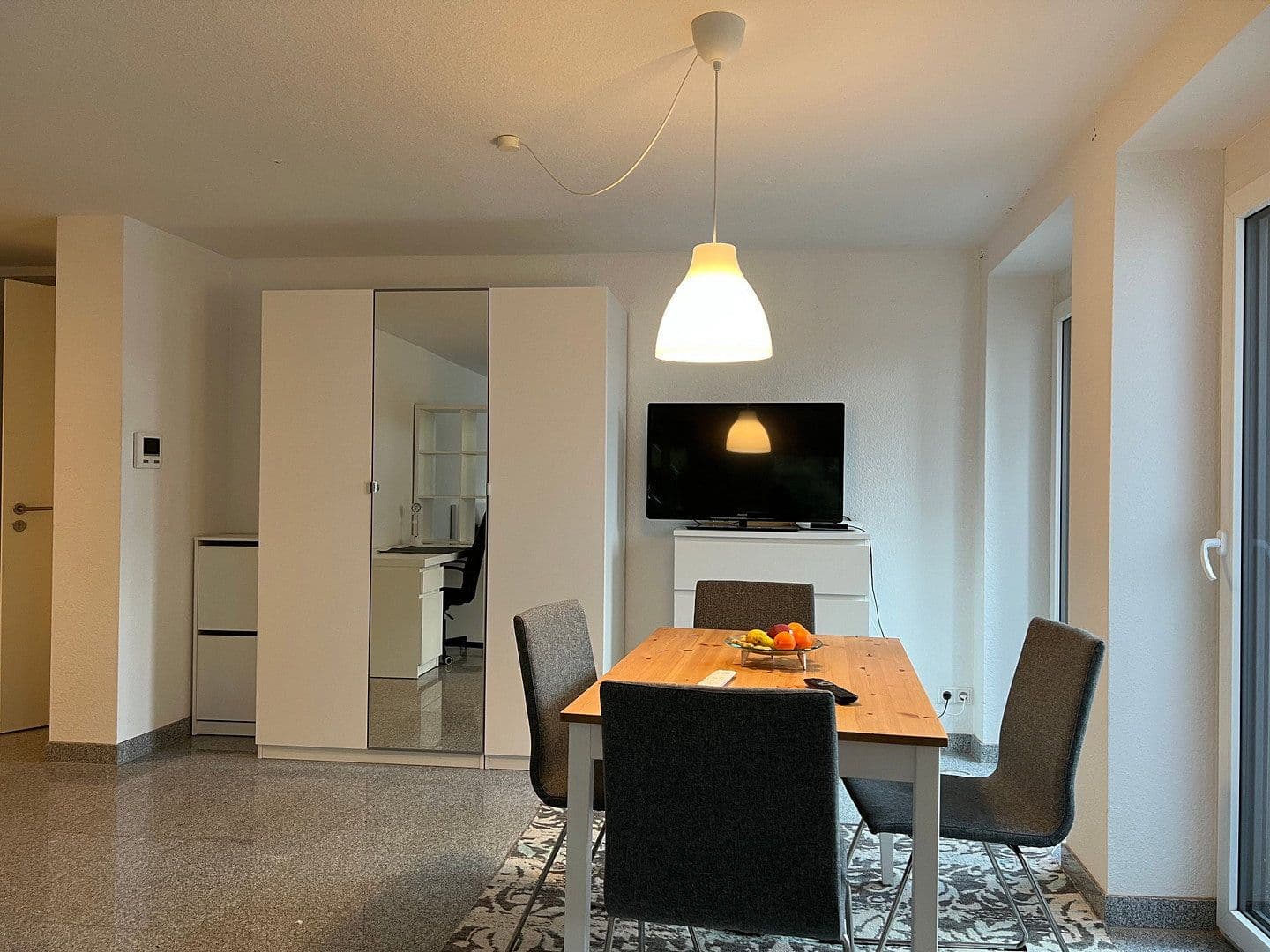 Pronájem bytu 1+kk 46 m², Stuttgart, Bádensko-Württembersko Pronájem bytu 1+kk 46 m², Stuttgart, Bádensko-Württembersko