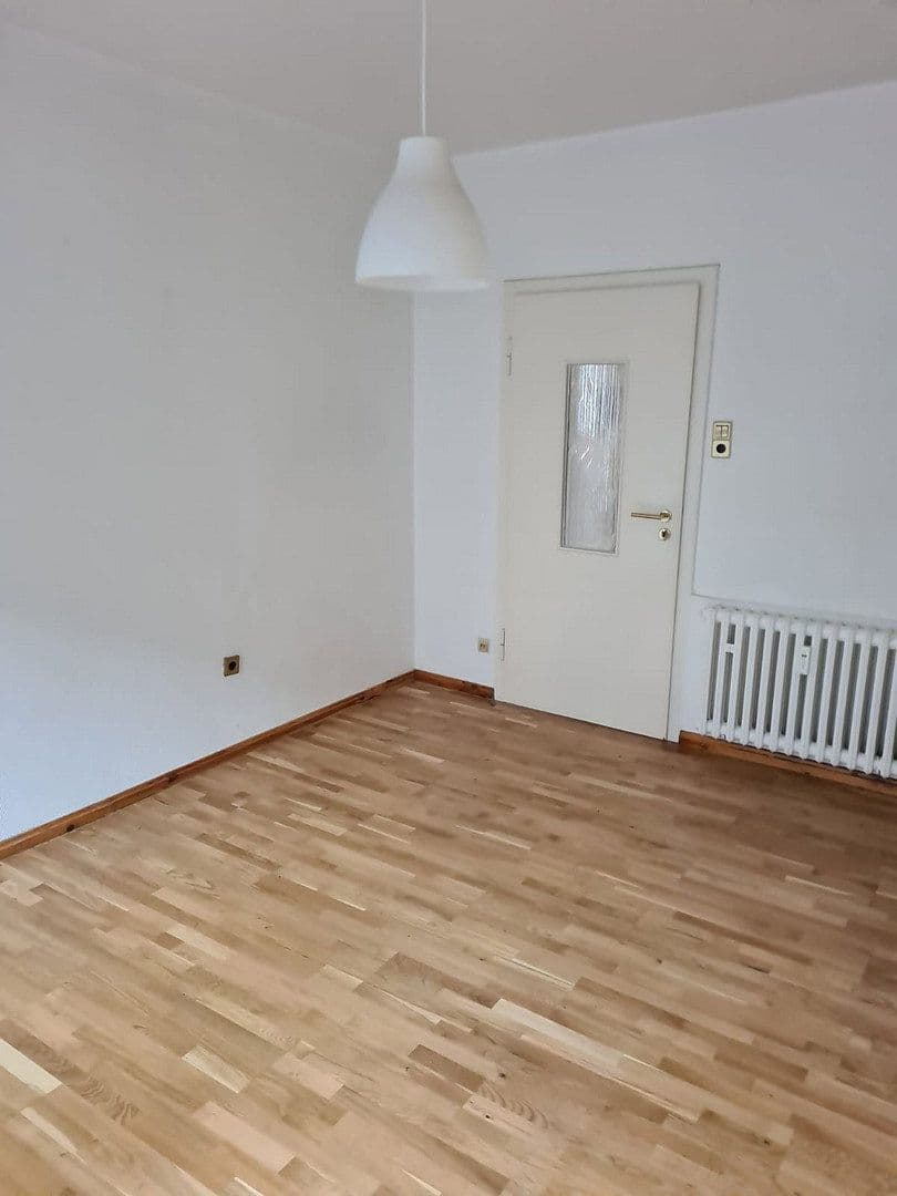 Pronájem bytu 2+1 56 m², Düsseldorf, Severní Porýní-Vestfálsko Pronájem bytu 2+1 56 m², Düsseldorf, Severní Porýní-Vestfálsko