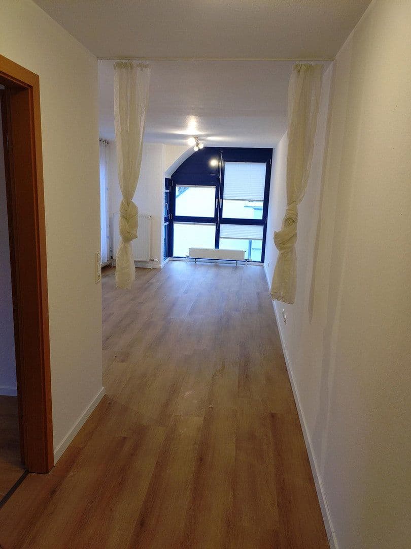 Pronájem bytu 2+kk 45 m², Sachsenheim, Bádensko-Württembersko Pronájem bytu 2+kk 45 m², Sachsenheim, Bádensko-Württembersko