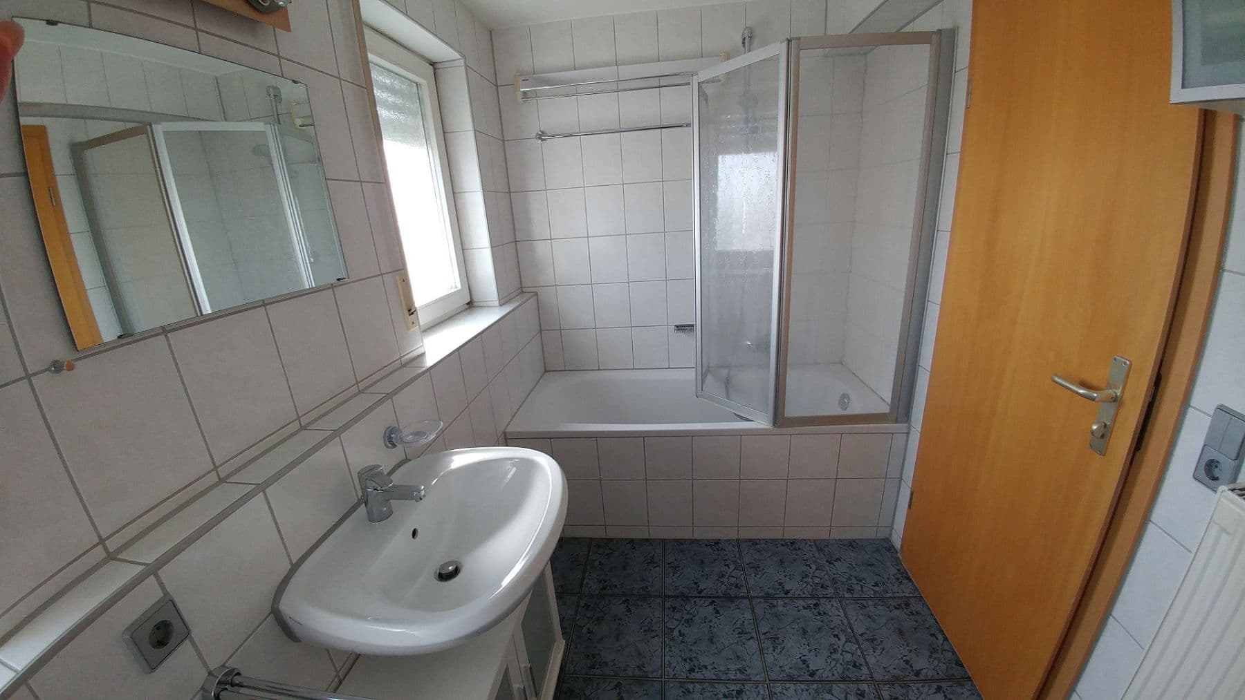 Pronájem bytu 2+kk 45 m², Sachsenheim, Bádensko-Württembersko Pronájem bytu 2+kk 45 m², Sachsenheim, Bádensko-Württembersko