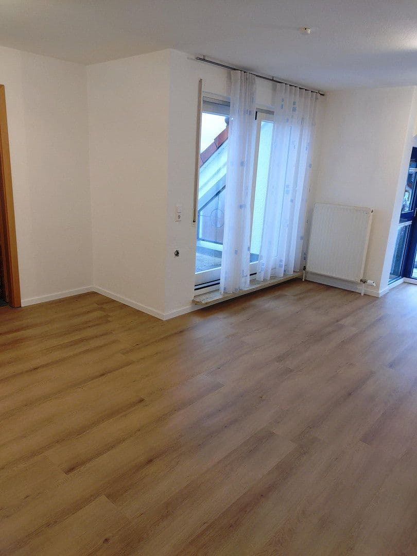 Pronájem bytu 2+kk 45 m², Sachsenheim, Bádensko-Württembersko Pronájem bytu 2+kk 45 m², Sachsenheim, Bádensko-Württembersko