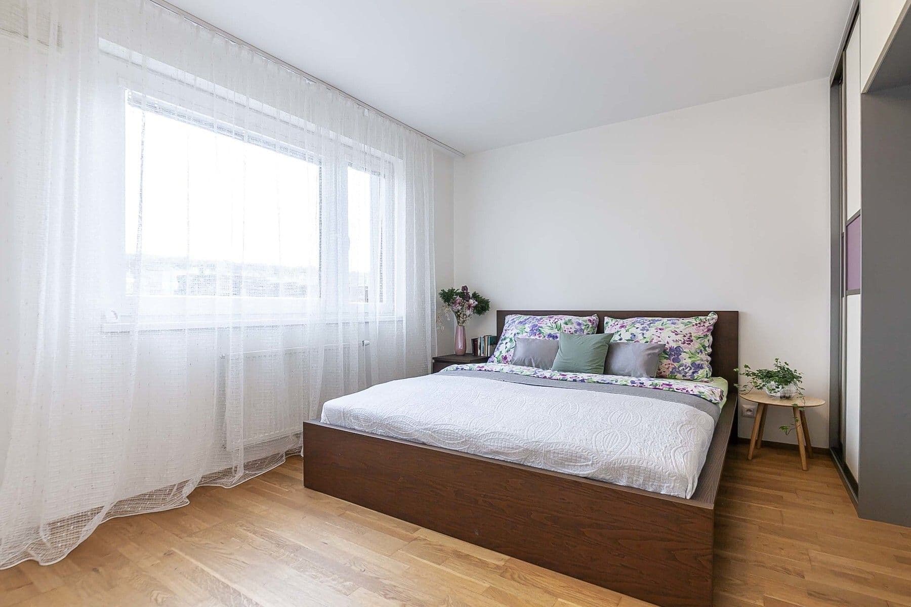 Prodej bytu 2+kk 66 m², Pod Stolovou horou, Praha, Praha Prodej bytu 2+kk 66 m², Pod Stolovou horou, Praha, Praha