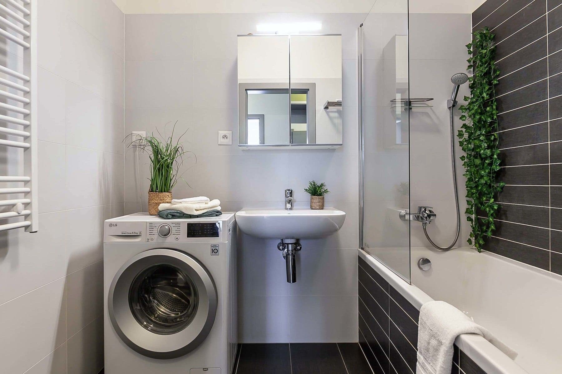 Prodej bytu 2+kk 66 m², Pod Stolovou horou, Praha, Praha Prodej bytu 2+kk 66 m², Pod Stolovou horou, Praha, Praha