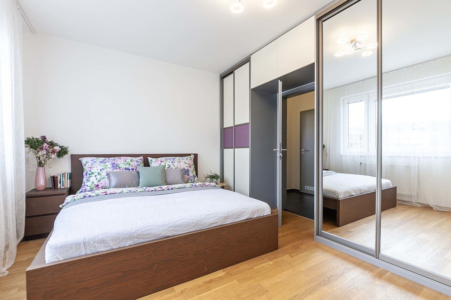 Prodej bytu 2+kk 66 m², Pod Stolovou horou, Praha, Praha Prodej bytu 2+kk 66 m², Pod Stolovou horou, Praha, Praha