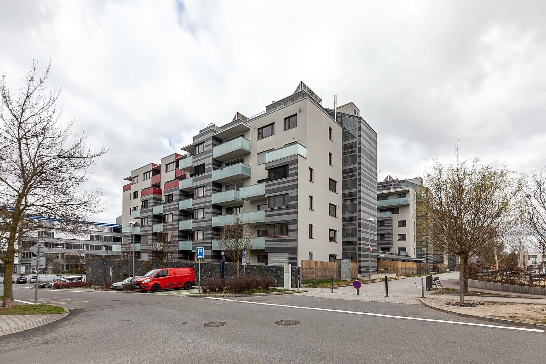 Prodej bytu 2+kk 66 m², Pod Stolovou horou, Praha, Praha Prodej bytu 2+kk 66 m², Pod Stolovou horou, Praha, Praha