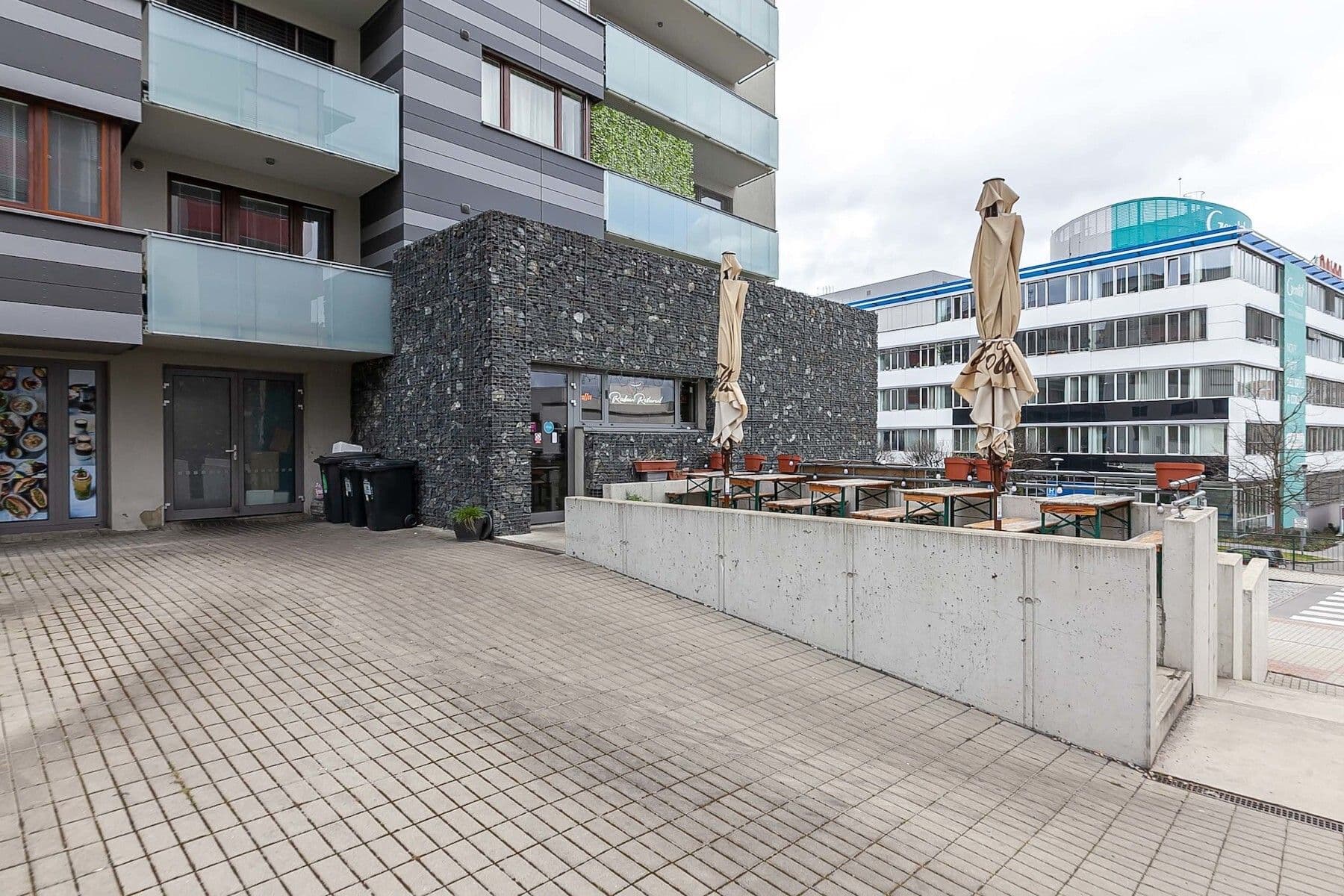 Prodej bytu 2+kk 66 m², Pod Stolovou horou, Praha, Praha Prodej bytu 2+kk 66 m², Pod Stolovou horou, Praha, Praha