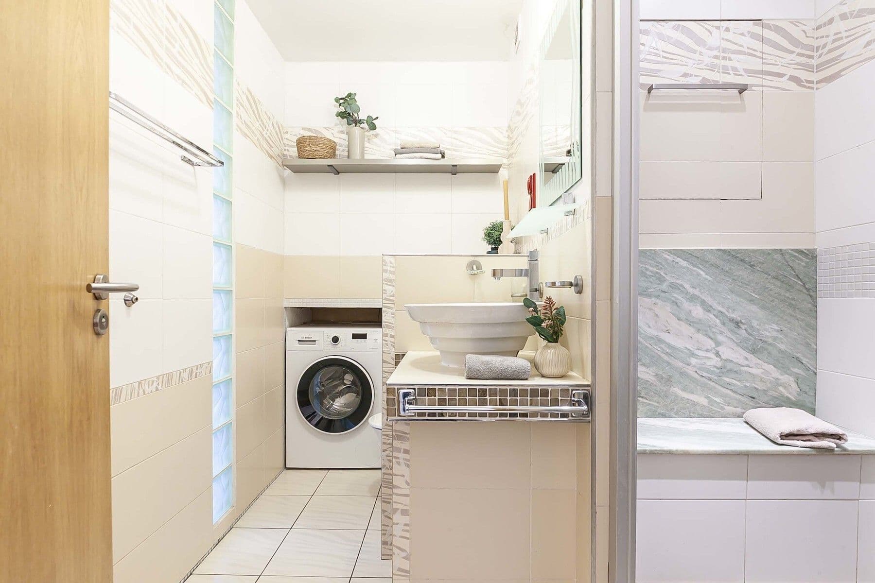 Prodej bytu 2+kk 43 m², Frýdlantská, Praha, Praha Prodej bytu 2+kk 43 m², Frýdlantská, Praha, Praha