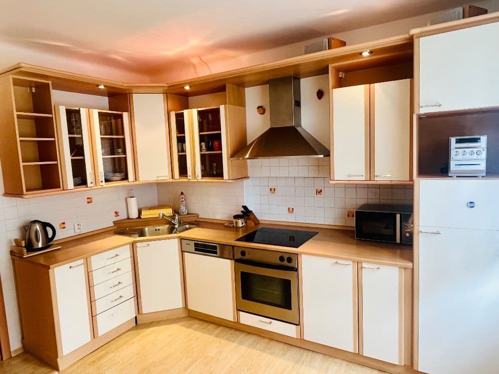 Pronájem bytu 2+1 57 m², 28. pluku, Praha, Praha Pronájem bytu 2+1 57 m², 28. pluku, Praha, Praha