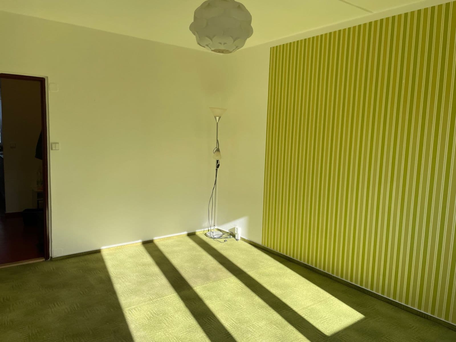 Pronájem bytu 2+1 63 m², U Trati, Karlovy Vary, Karlovarský kraj Pronájem bytu 2+1 63 m², U Trati, Karlovy Vary, Karlovarský kraj