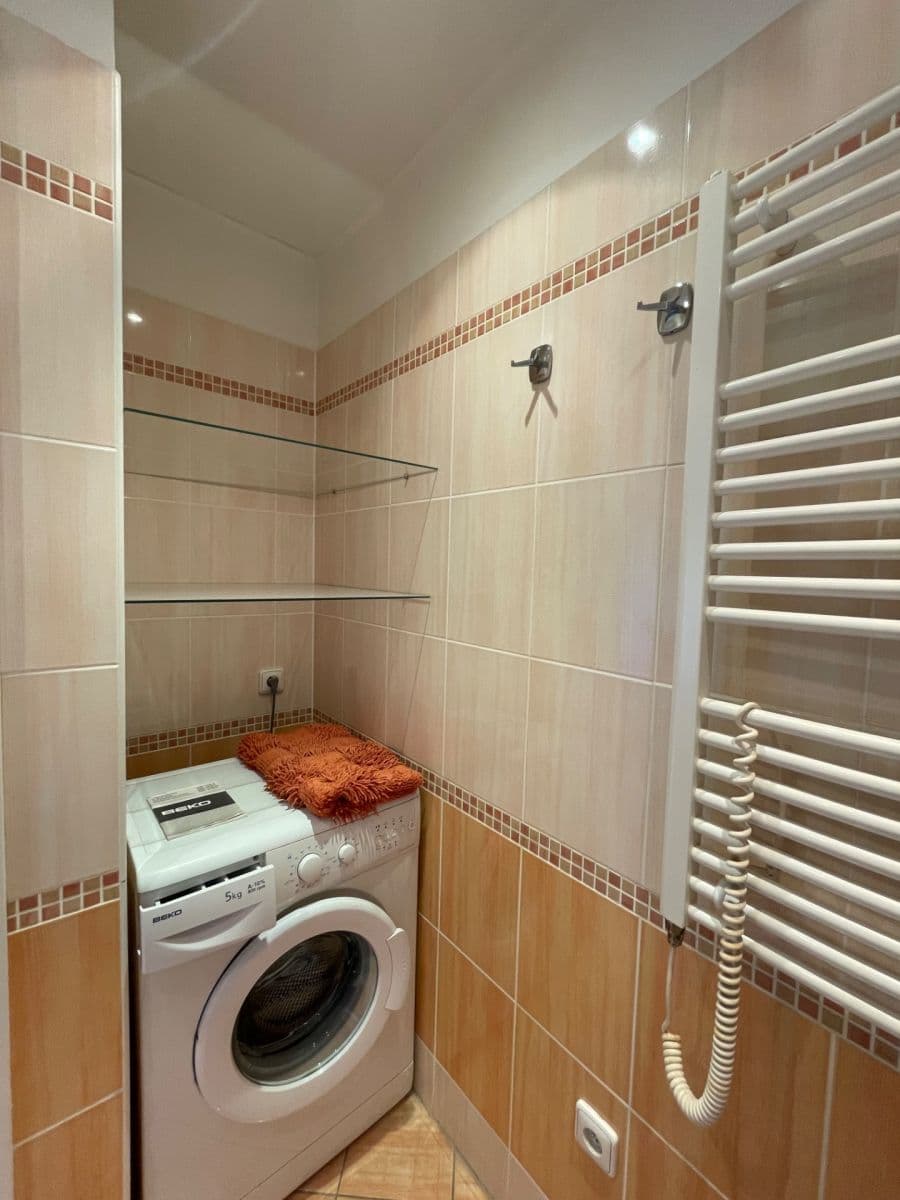 Pronájem bytu 2+1 63 m², U Trati, Karlovy Vary, Karlovarský kraj Pronájem bytu 2+1 63 m², U Trati, Karlovy Vary, Karlovarský kraj