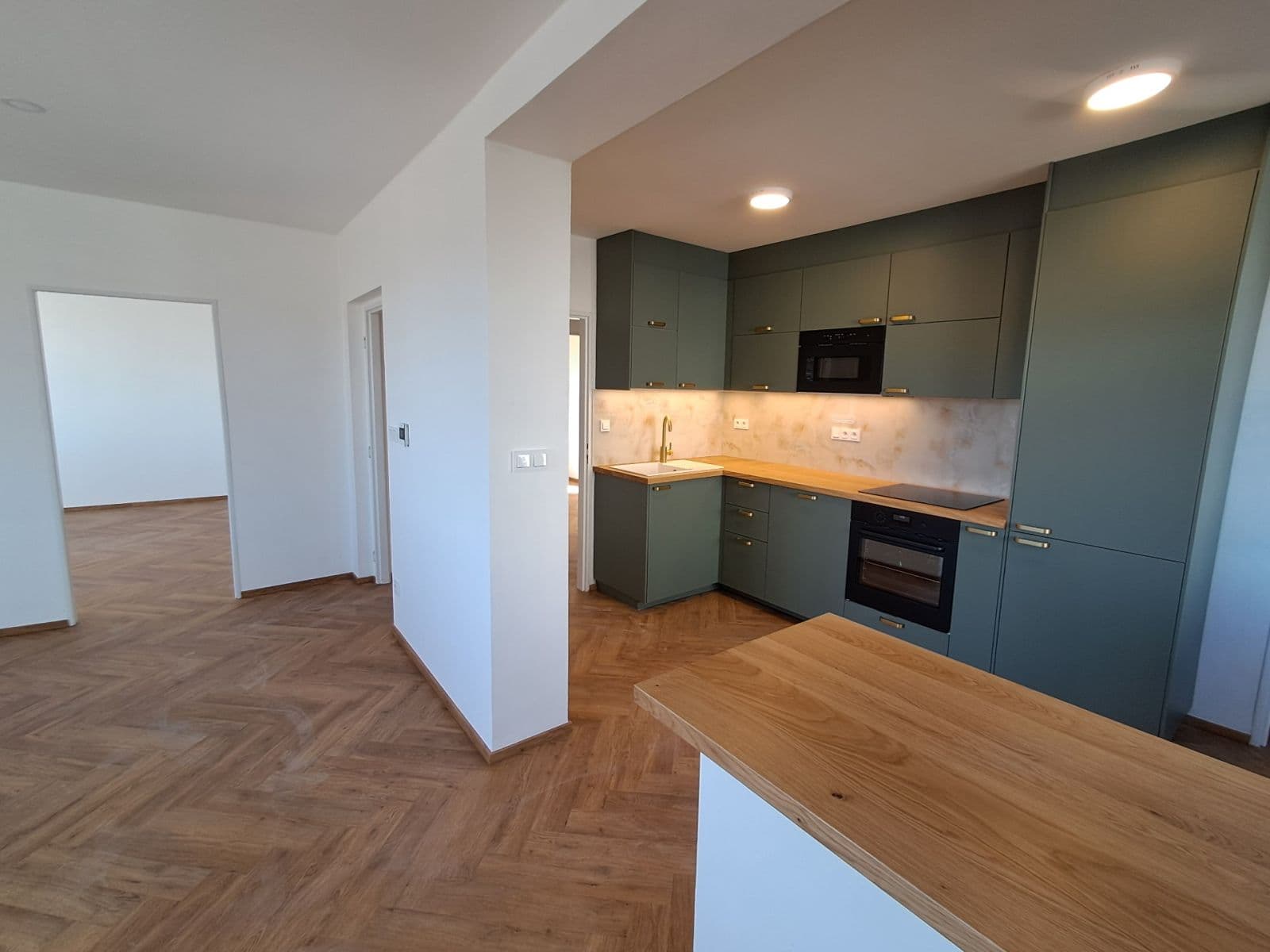 Pronájem bytu 3+1 75 m², Vítězslava Hálka, Vlašim, Středočeský kraj Pronájem bytu 3+1 75 m², Vítězslava Hálka, Vlašim, Středočeský kraj