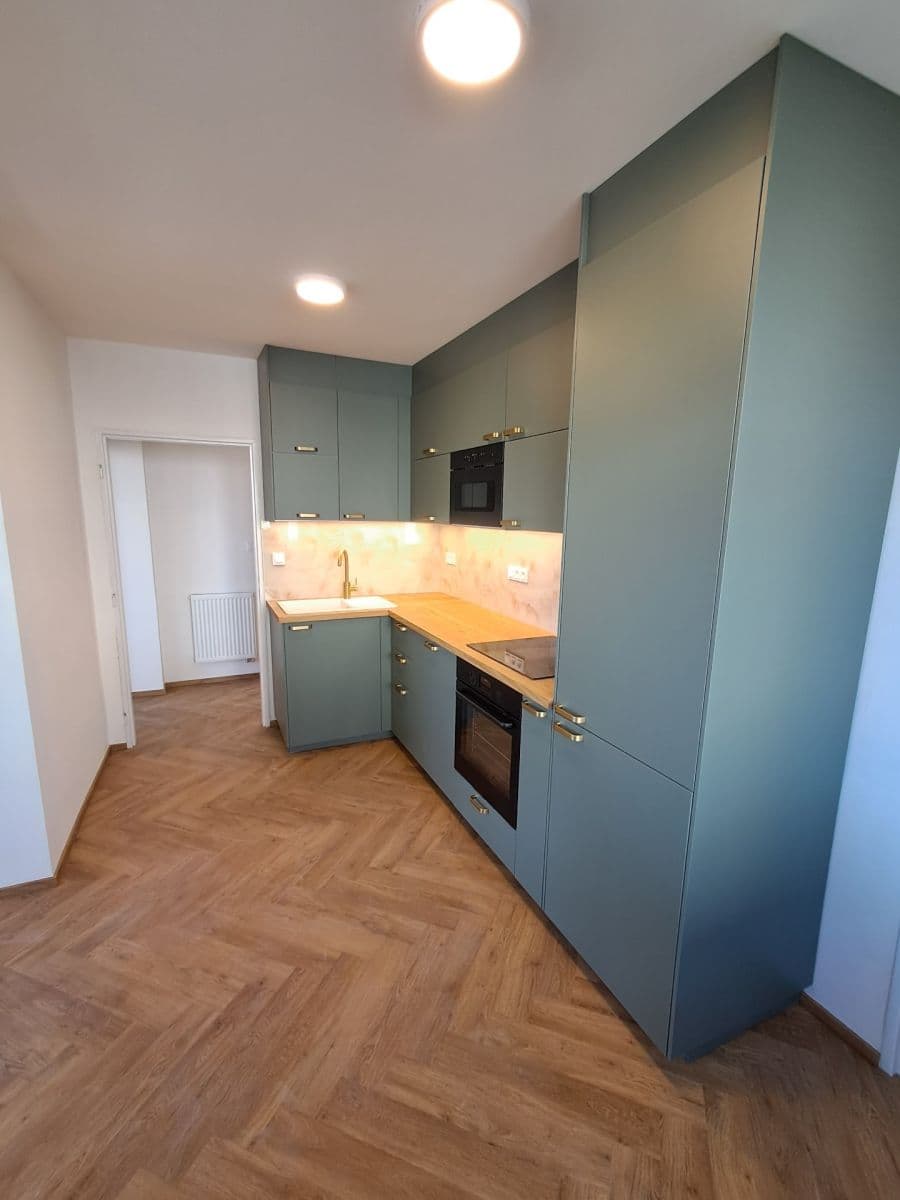 Pronájem bytu 3+1 75 m², Vítězslava Hálka, Vlašim, Středočeský kraj Pronájem bytu 3+1 75 m², Vítězslava Hálka, Vlašim, Středočeský kraj