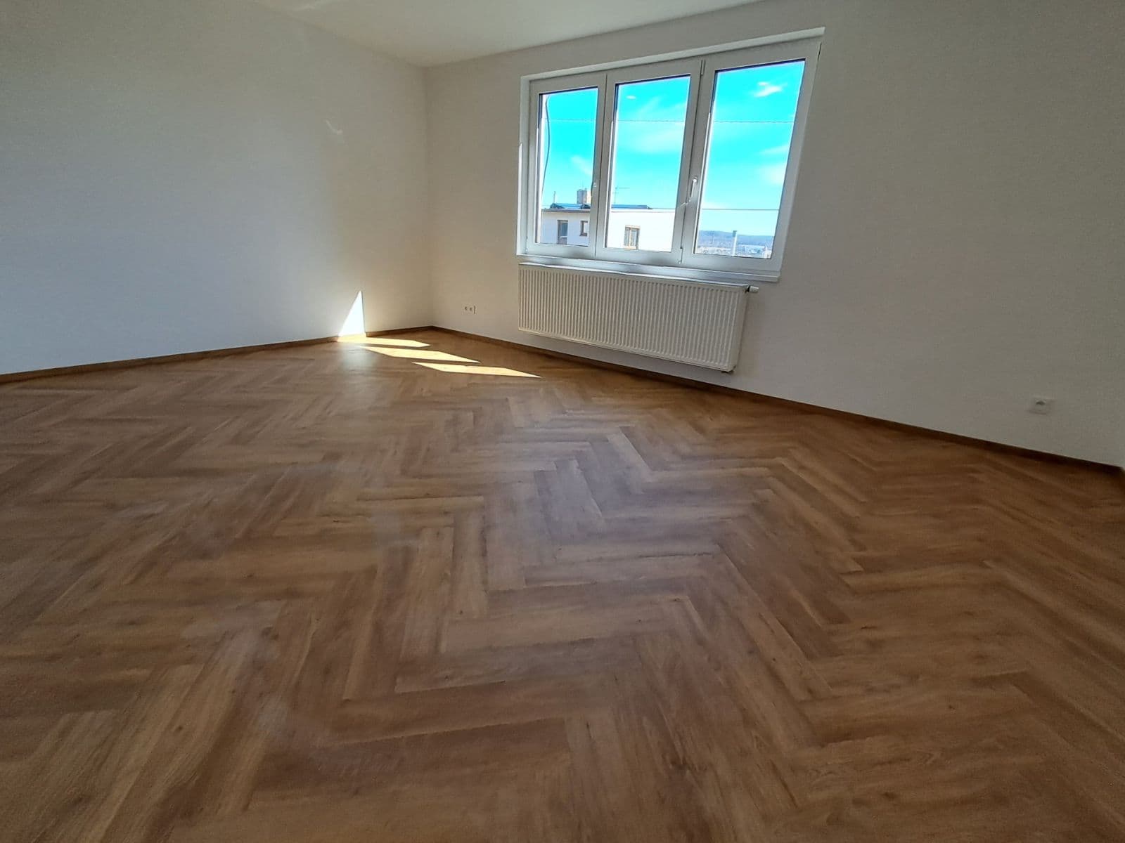 Pronájem bytu 3+1 75 m², Vítězslava Hálka, Vlašim, Středočeský kraj Pronájem bytu 3+1 75 m², Vítězslava Hálka, Vlašim, Středočeský kraj