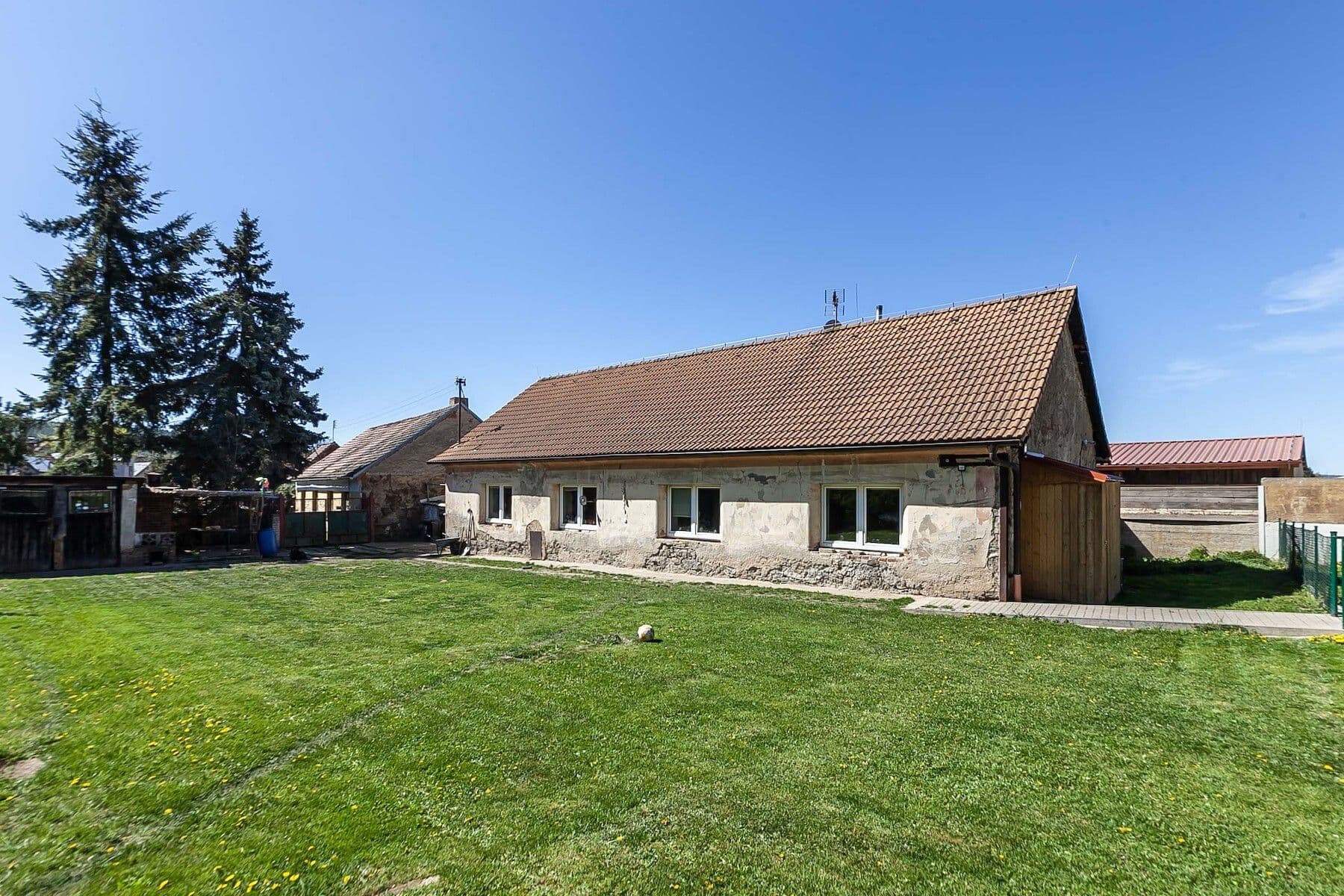 Prodej domu 85 m², pozemek 1.200 m², Krátká, Jesenice, Středočeský kraj Prodej domu 85 m², pozemek 1.200 m², Krátká, Jesenice, Středočeský kraj
