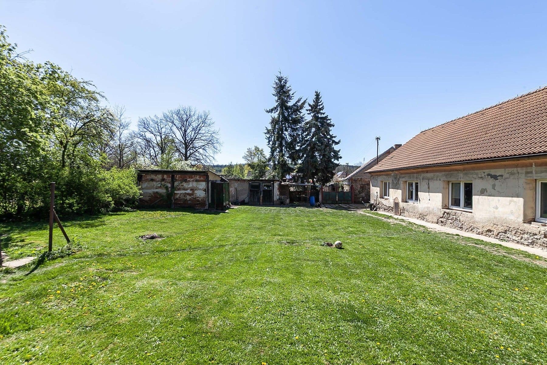 Prodej domu 85 m², pozemek 1.200 m², Krátká, Jesenice, Středočeský kraj Prodej domu 85 m², pozemek 1.200 m², Krátká, Jesenice, Středočeský kraj