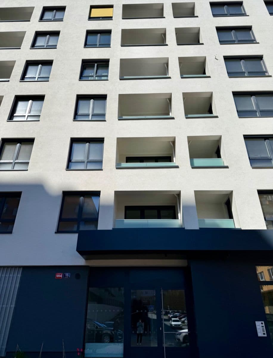 Pronájem garáže 12 m², Pod Harfou, Praha, Praha Pronájem garáže 12 m², Pod Harfou, Praha, Praha