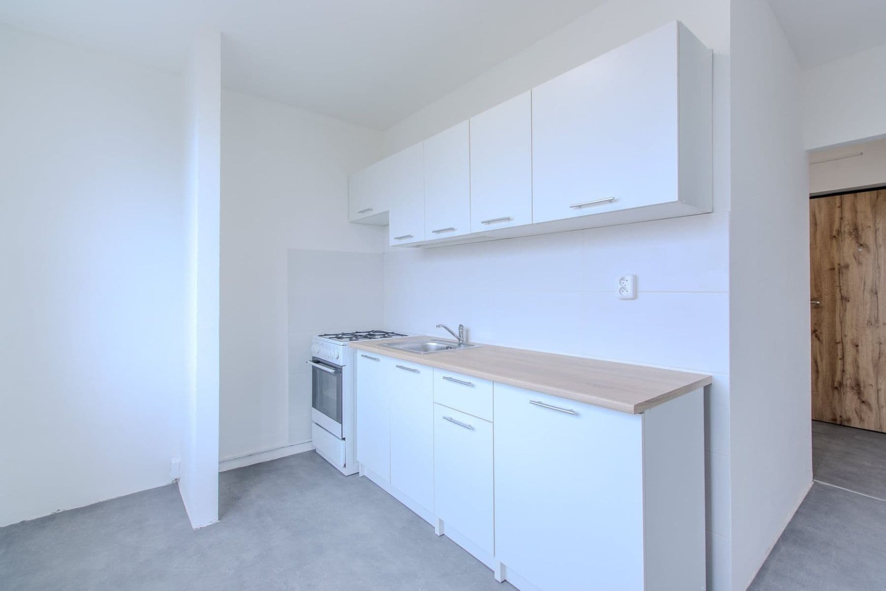 Pronájem bytu 1+1 36 m², Polská, Kladno, Středočeský kraj Pronájem bytu 1+1 36 m², Polská, Kladno, Středočeský kraj