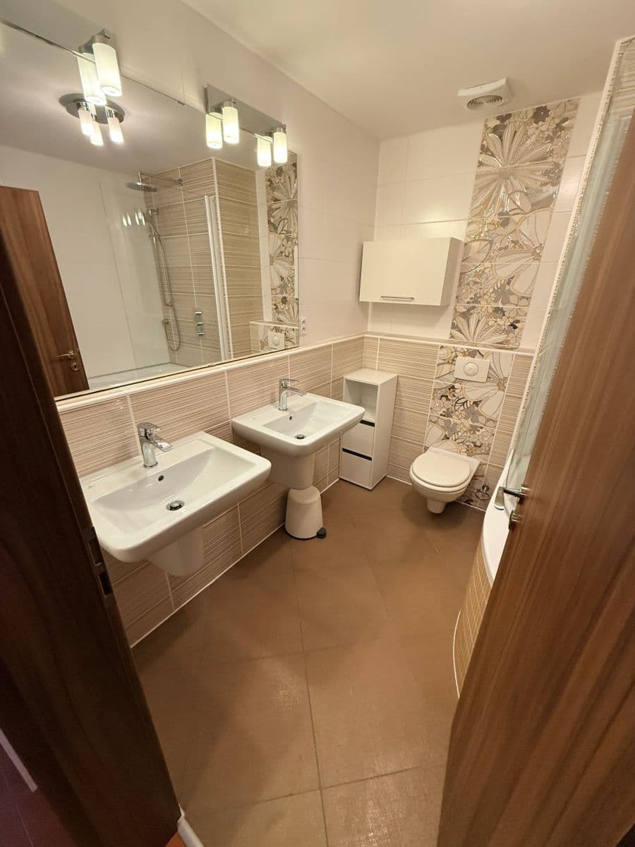 Pronájem bytu 3+kk 100 m², Českodubská, Praha, Praha Pronájem bytu 3+kk 100 m², Českodubská, Praha, Praha