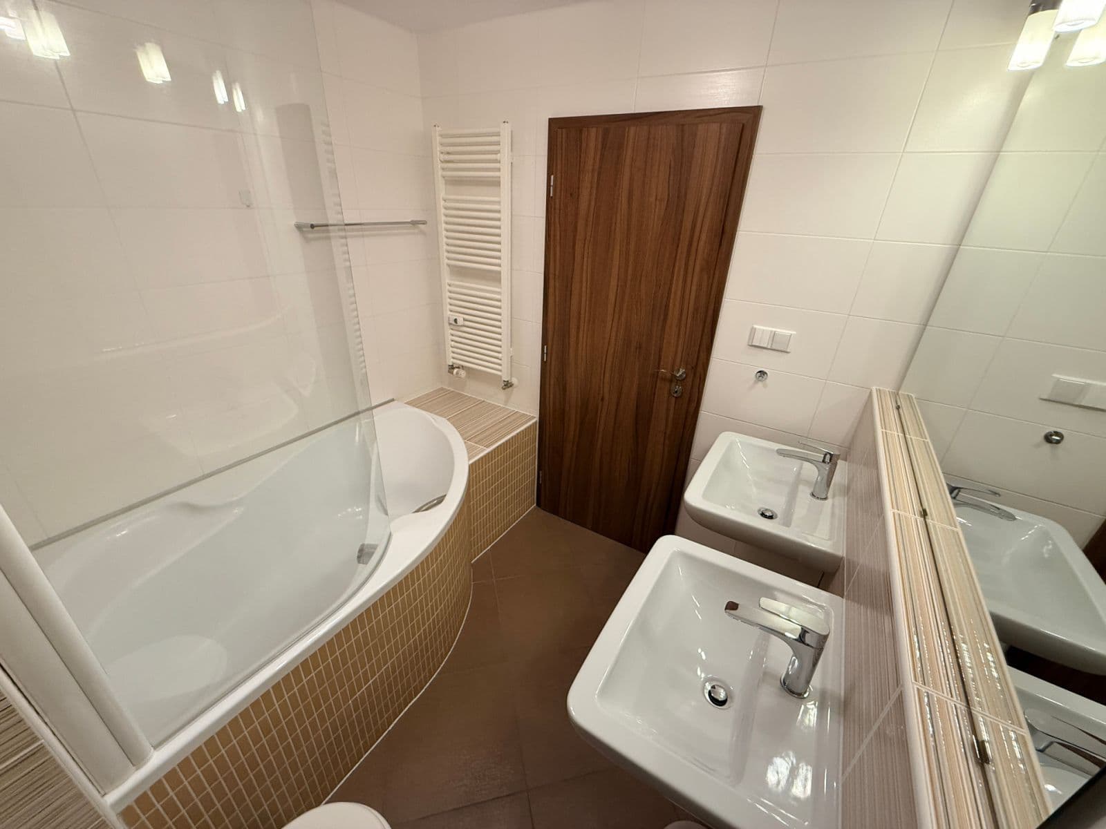 Pronájem bytu 3+kk 100 m², Českodubská, Praha, Praha Pronájem bytu 3+kk 100 m², Českodubská, Praha, Praha