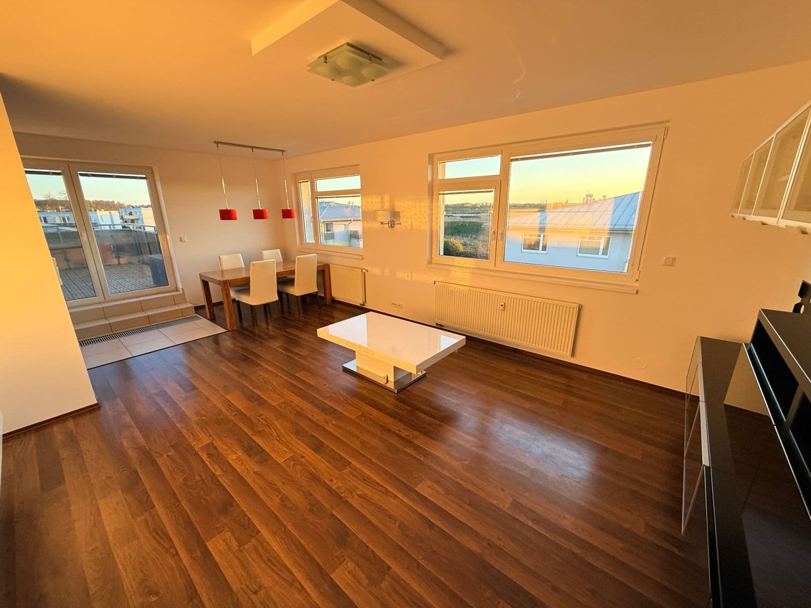 Pronájem bytu 3+kk 100 m², Českodubská, Praha, Praha Pronájem bytu 3+kk 100 m², Českodubská, Praha, Praha