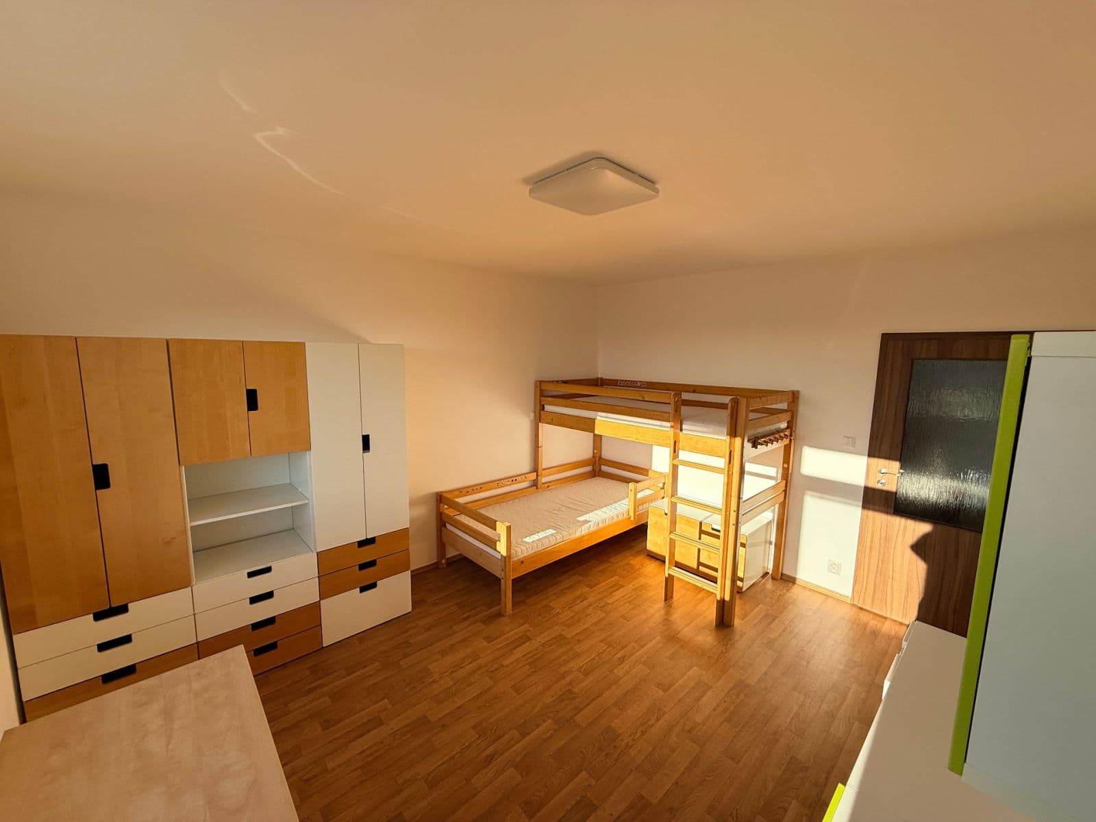 Pronájem bytu 3+kk 100 m², Českodubská, Praha, Praha Pronájem bytu 3+kk 100 m², Českodubská, Praha, Praha