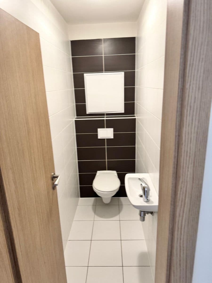 Pronájem bytu 2+kk 62 m², Dřevnická, Zlín, Zlínský kraj Pronájem bytu 2+kk 62 m², Dřevnická, Zlín, Zlínský kraj