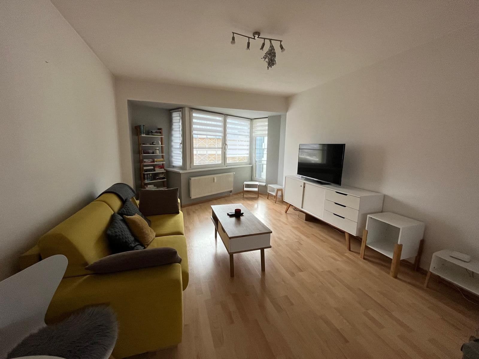 Pronájem bytu 1+kk 38 m², Jeronýmova, Liberec, Liberecký kraj Pronájem bytu 1+kk 38 m², Jeronýmova, Liberec, Liberecký kraj