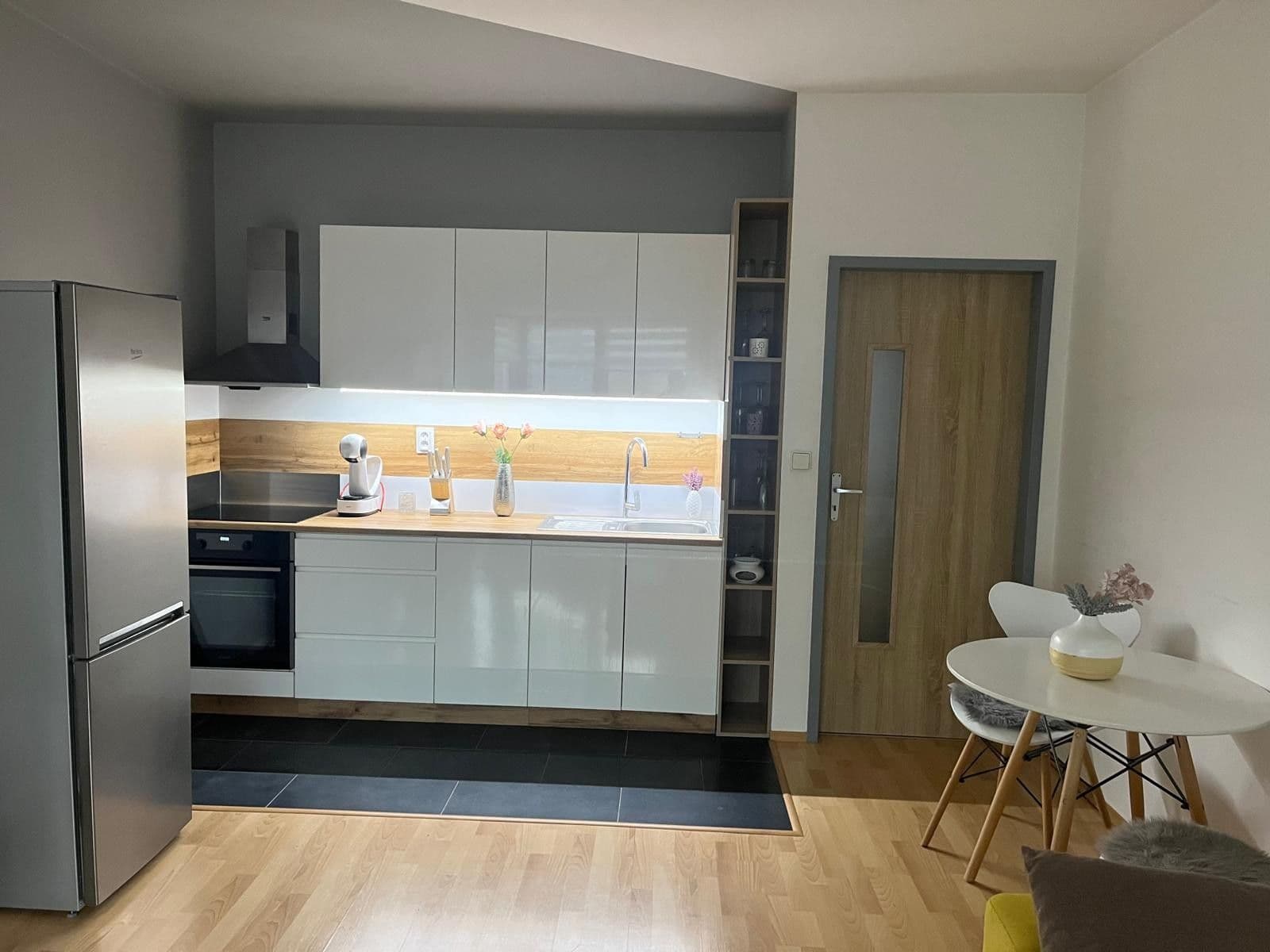 Pronájem bytu 1+kk 38 m², Jeronýmova, Liberec, Liberecký kraj Pronájem bytu 1+kk 38 m², Jeronýmova, Liberec, Liberecký kraj